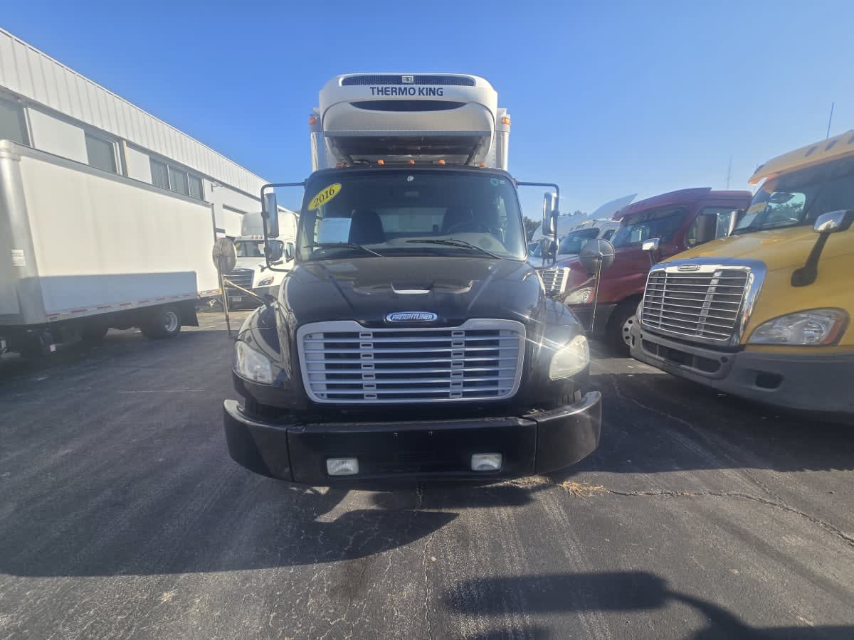 2016 Freightliner M2 106 in Tampa, FL — photo 2