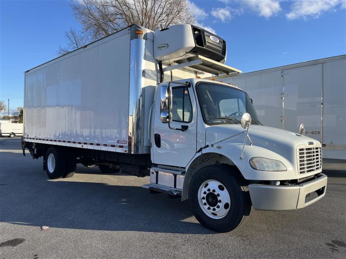 2016 Freightliner M2 106 in Beltsville, MD — photo 3