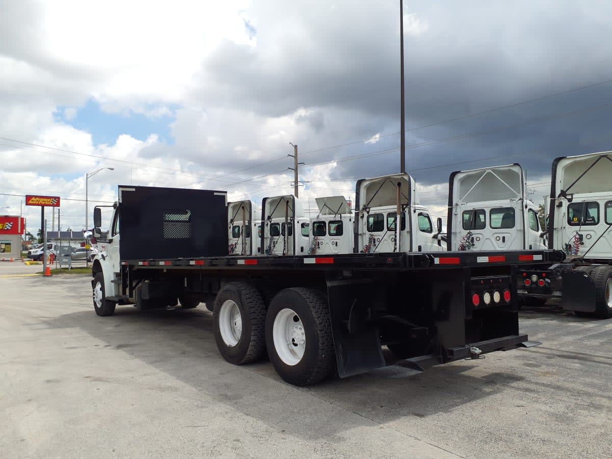 2016 Freightliner M2 106 in Miami, FL — photo 6
