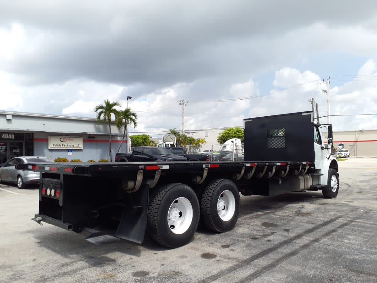 2016 Freightliner M2 106 in Miami, FL — photo 4