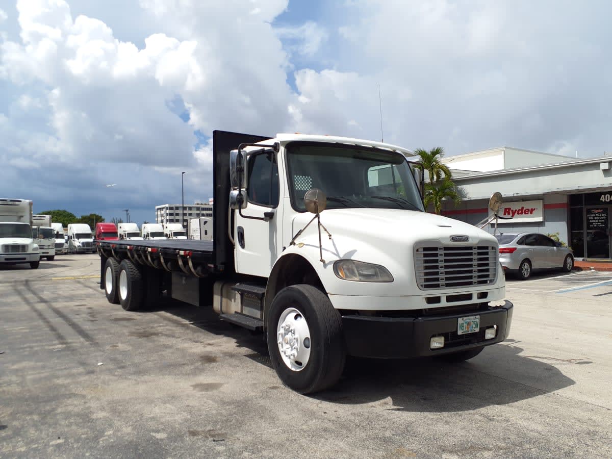 2016 Freightliner M2 106 in Miami, FL — photo 3