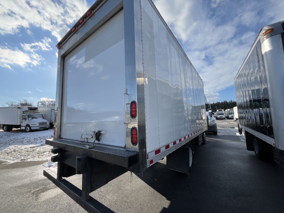 2016 Isuzu NRR in Beltsville, MD — photo 4