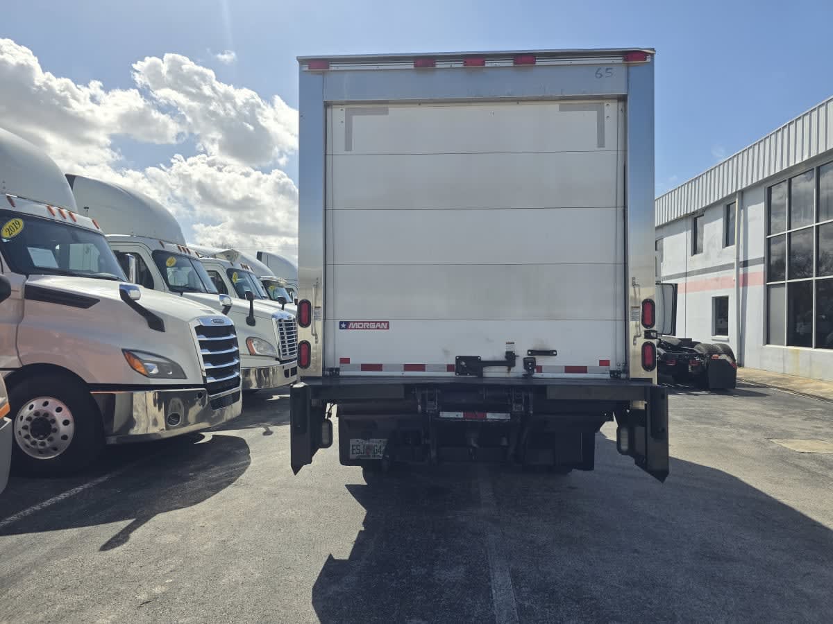 2016 Isuzu NQR in Tampa, FL — photo 5