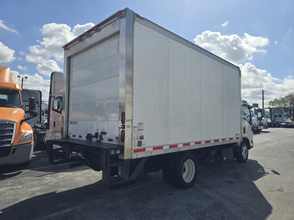 2016 Isuzu NQR in Tampa, FL — photo 6