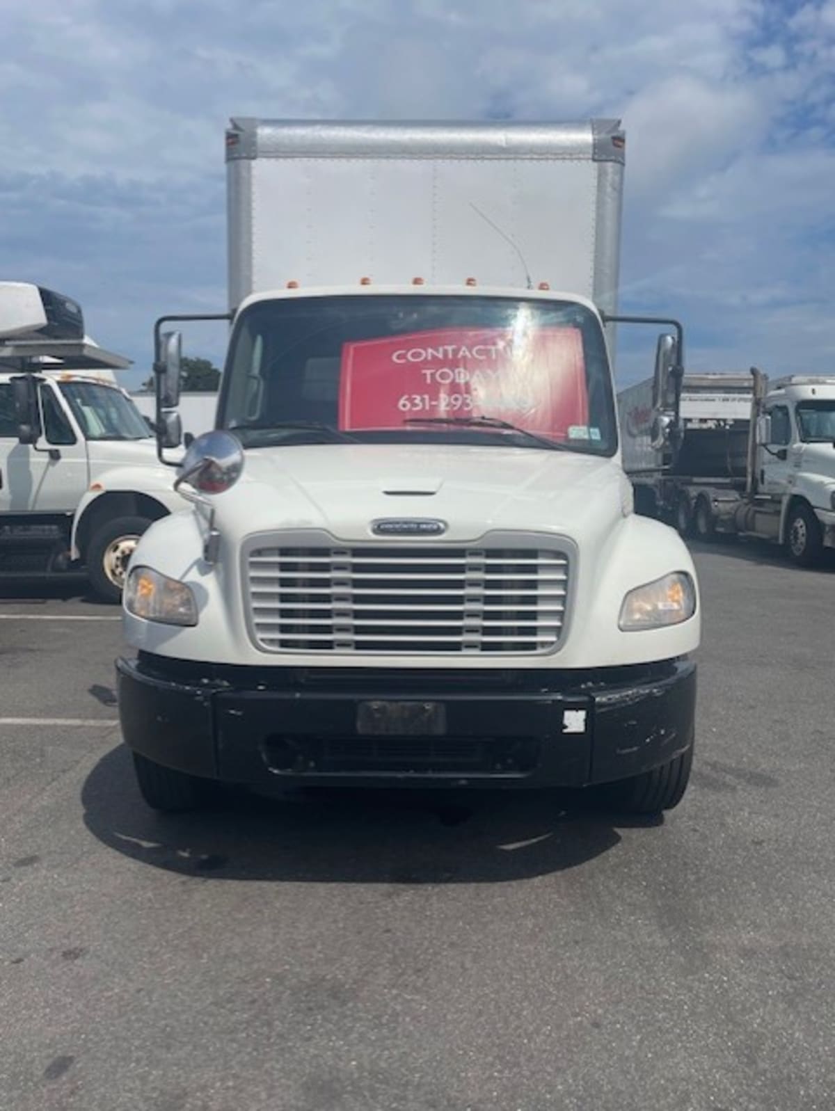 2016 Freightliner M2 106 in Farmingdale, NY — photo 2