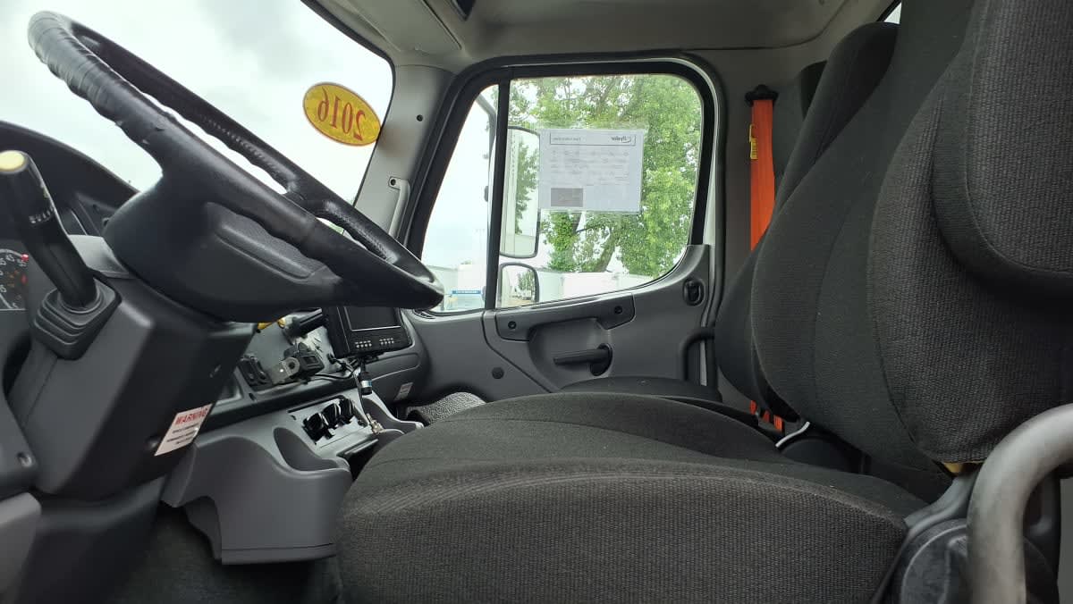 2016 Freightliner M2 112 in West Chester, OH — photo 7