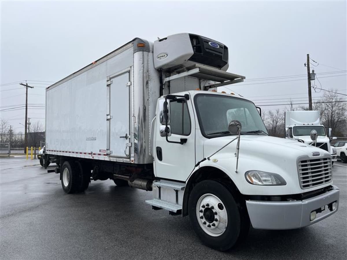 2016 Freightliner M2 106 in Beltsville, MD — photo 3