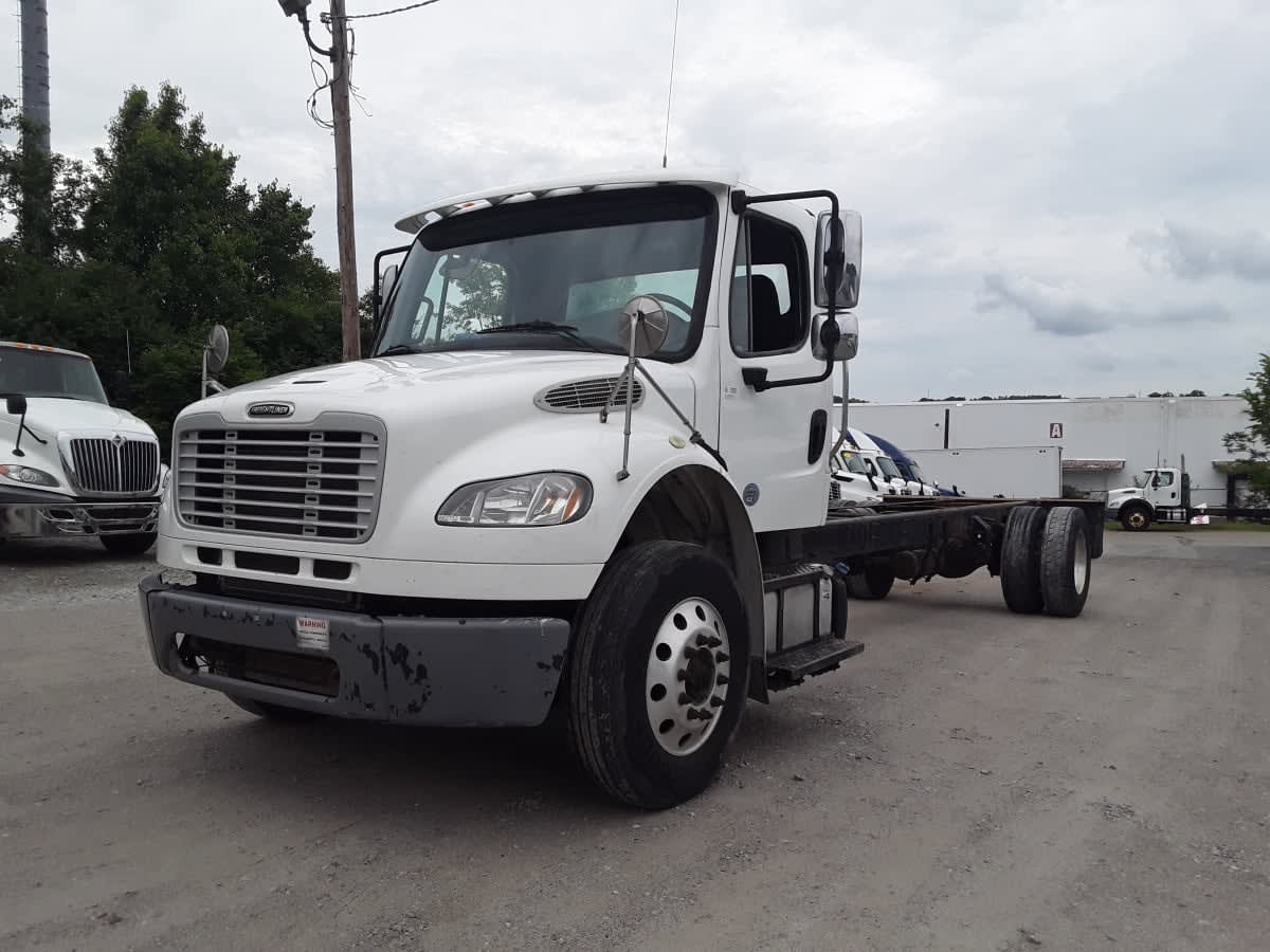 2017 Freightliner M2 106