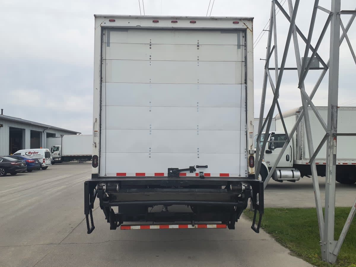 2017 Freightliner M2 106 in Indianapolis, IN — photo 5