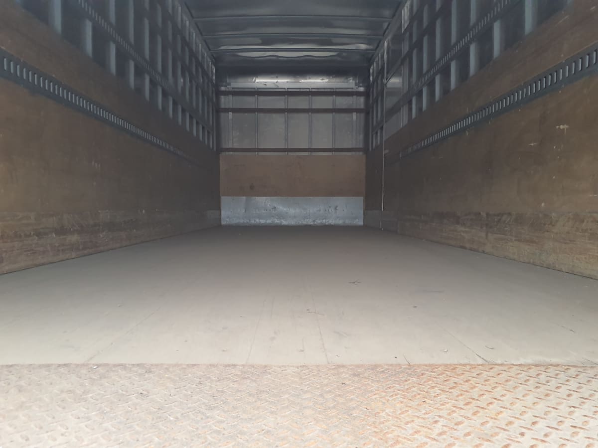 2017 Freightliner M2 106 in Indianapolis, IN — photo 8