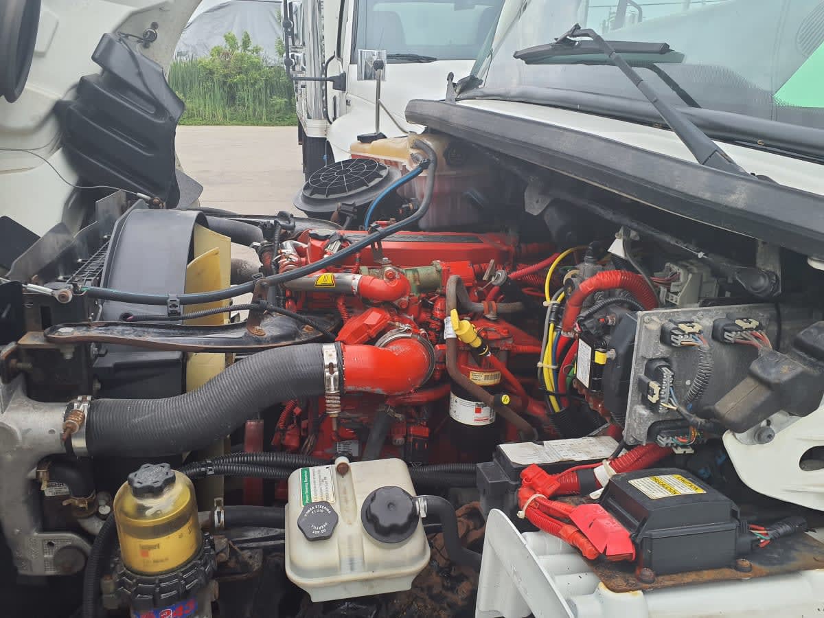 2017 Freightliner M2 106 in Indianapolis, IN — photo 9