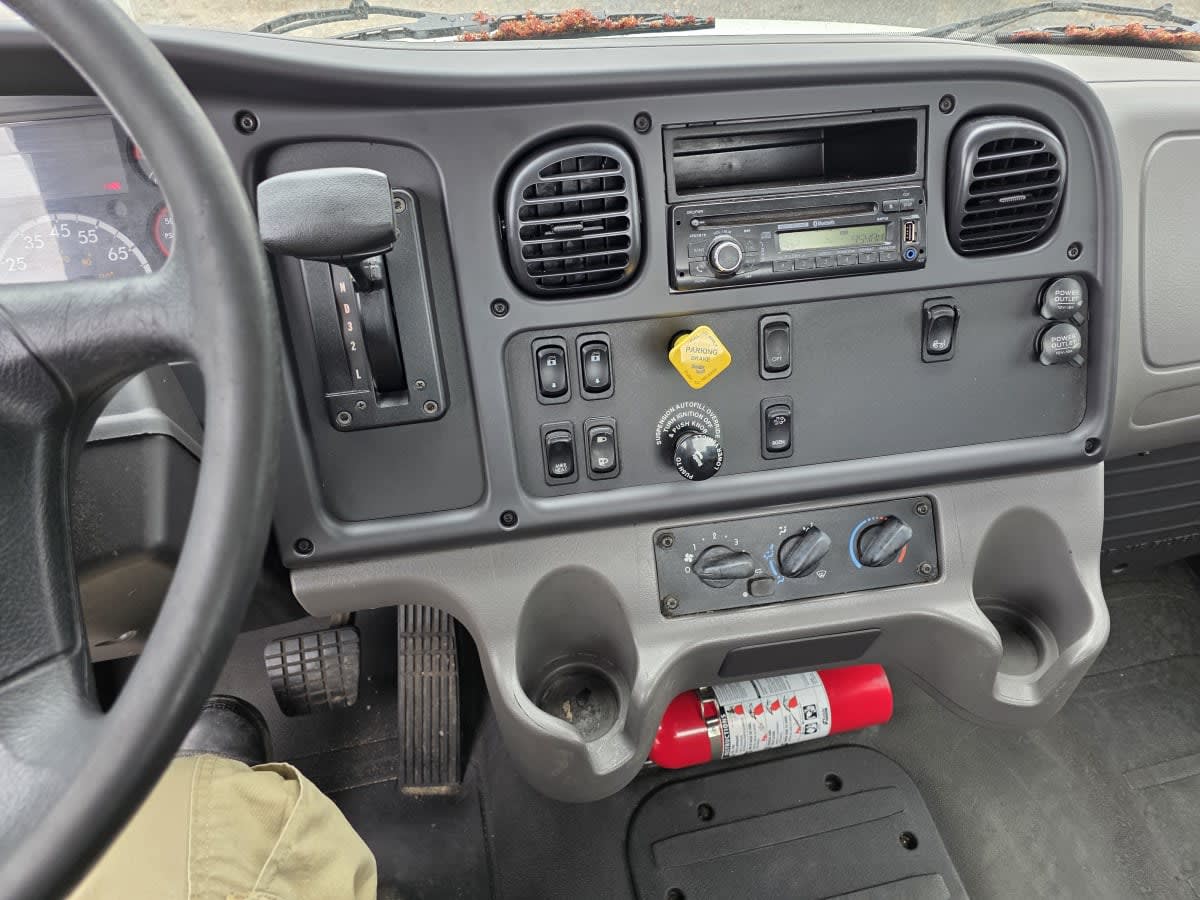 2017 Freightliner M2 106 in Bensalem, PA — photo 11