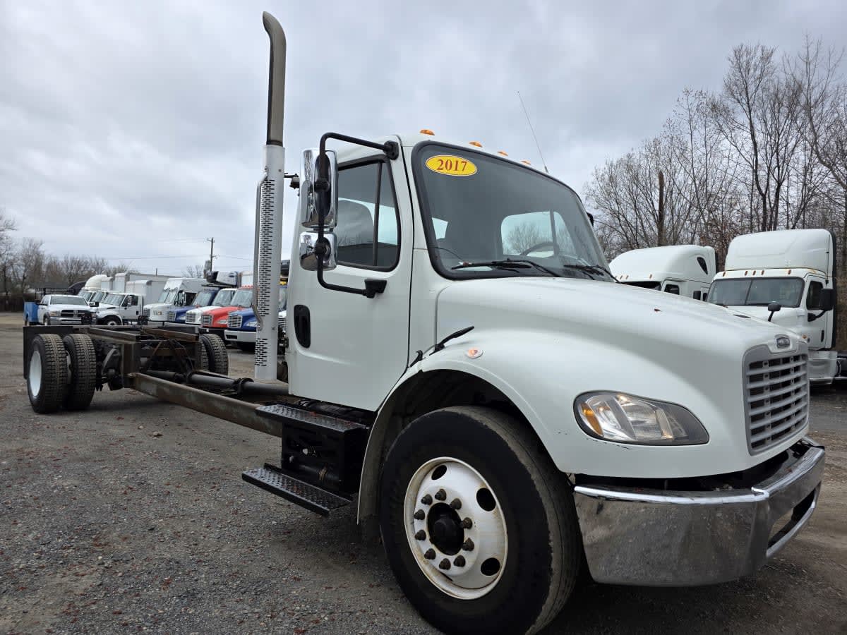 2017 Freightliner M2 106 in Bensalem, PA — photo 3