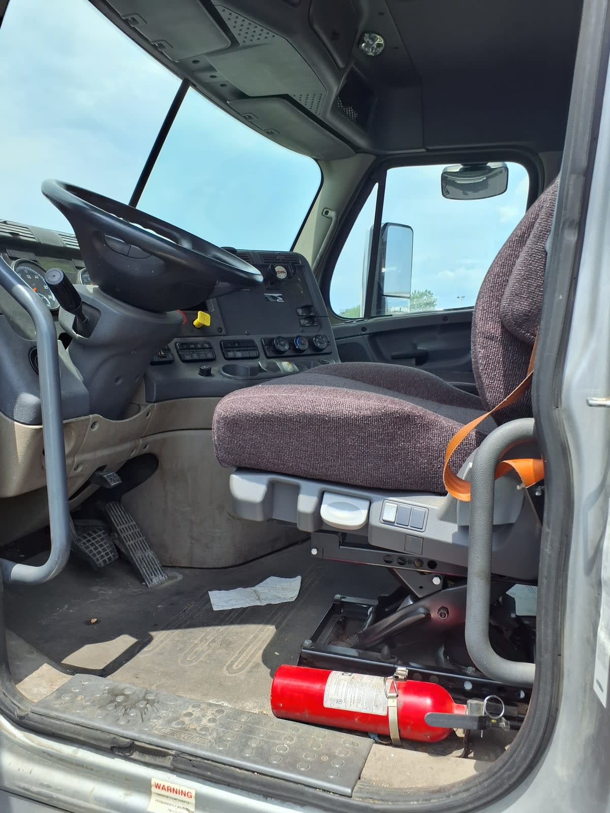 2017 Freightliner Cascadia in Taylor, MI — photo 7