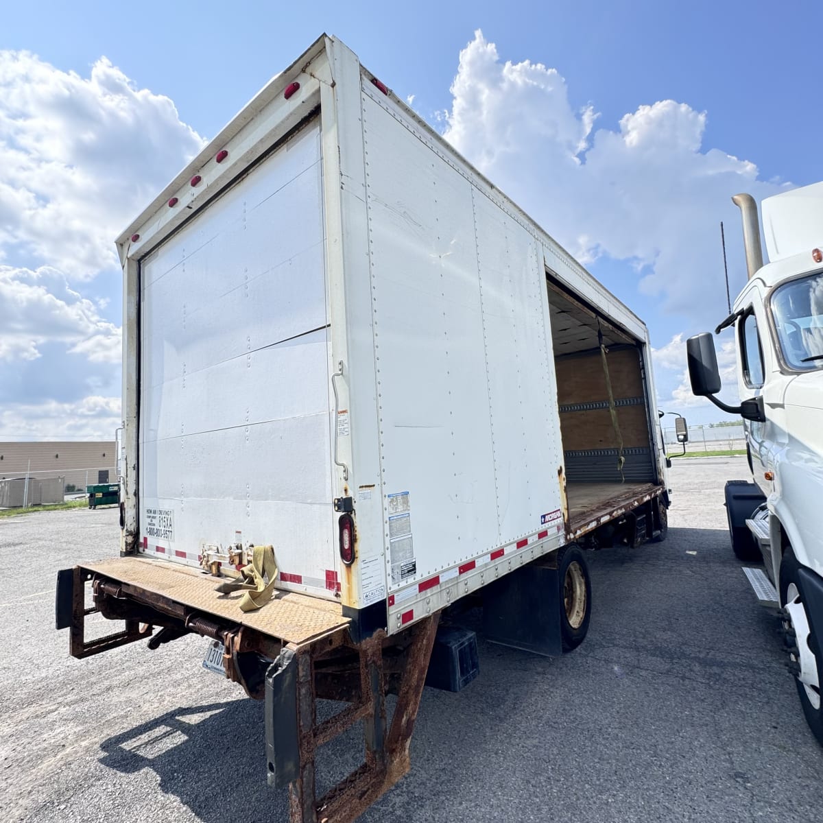 2016 Isuzu NRR in Syracuse, NY — photo 4