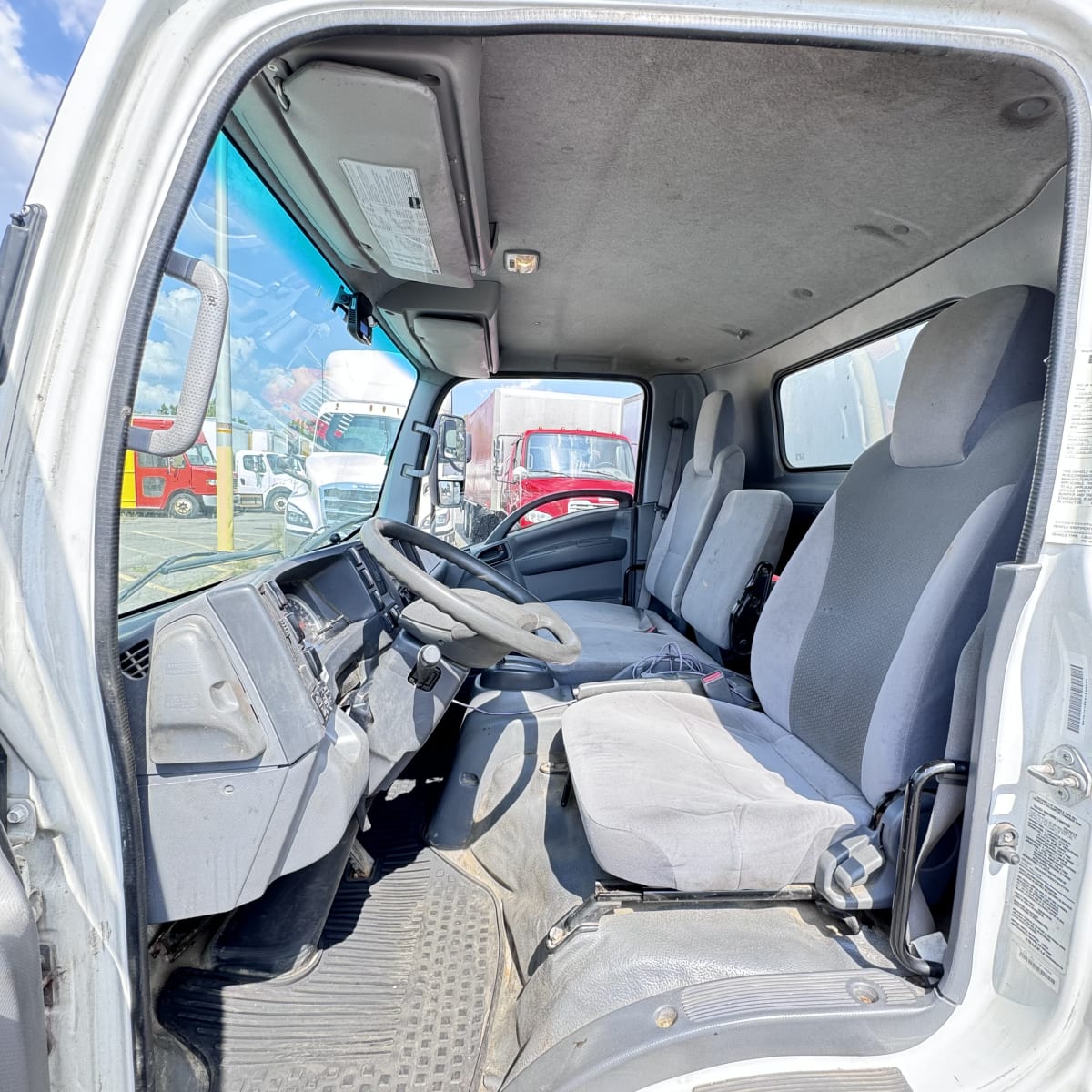 2016 Isuzu NRR in Syracuse, NY — photo 7