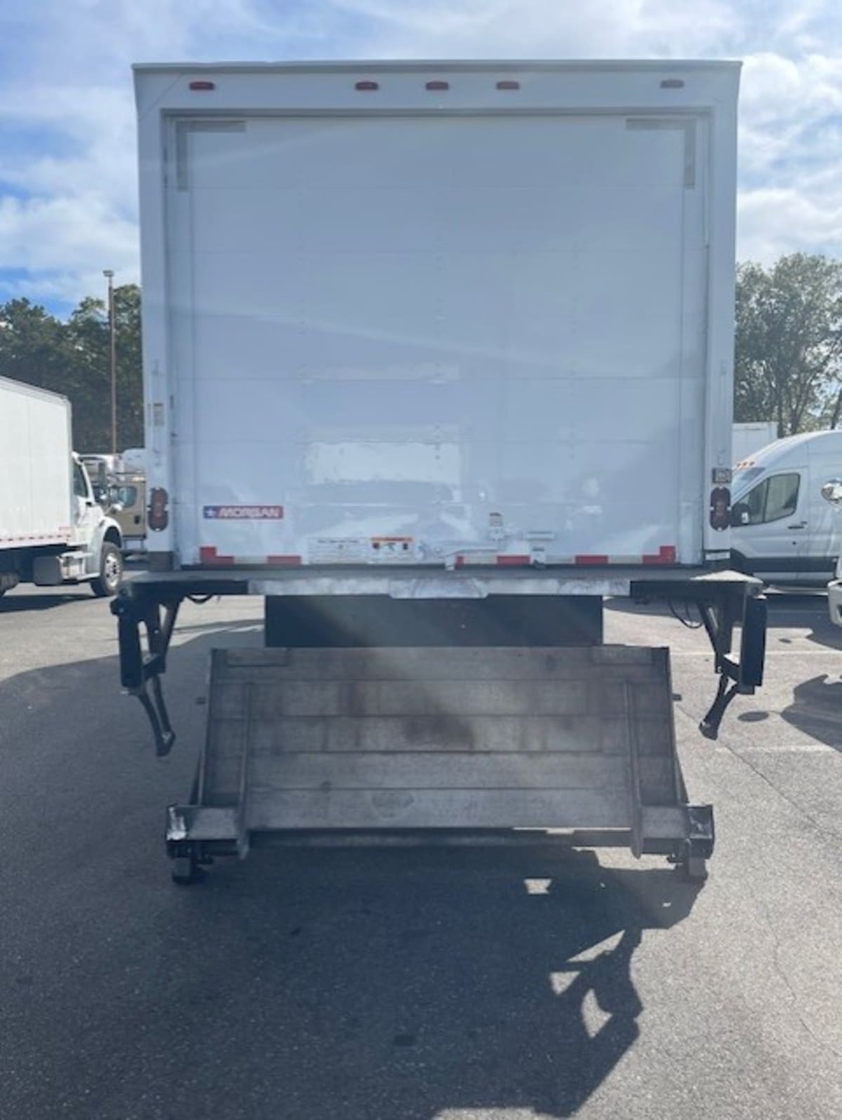 2017 Freightliner M2 106 in Farmingdale, NY — photo 11