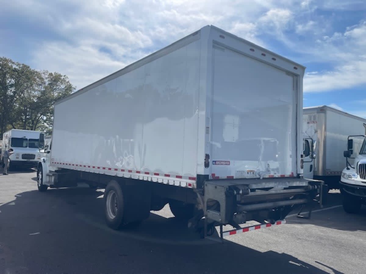 2017 Freightliner M2 106 in Farmingdale, NY — photo 6