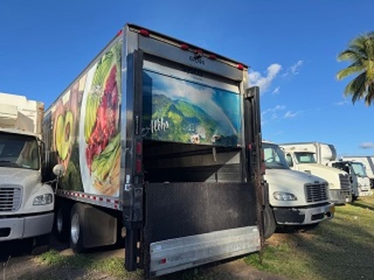 2017 Freightliner M2 106 in Kapolei, HI — photo 6