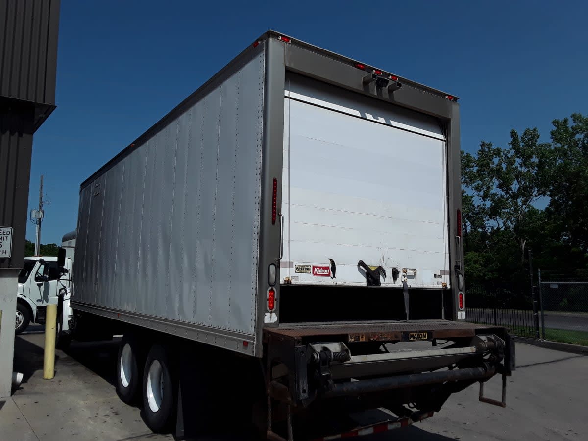 2017 Freightliner M2 106 in Kansas City, MO — photo 6