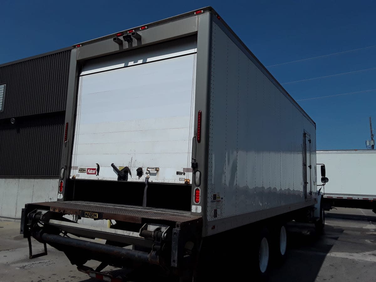 2017 Freightliner M2 106 in Kansas City, MO — photo 4