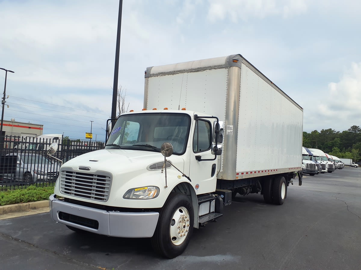 2017 Freightliner M2 106 in Atlanta, GA — photo 3