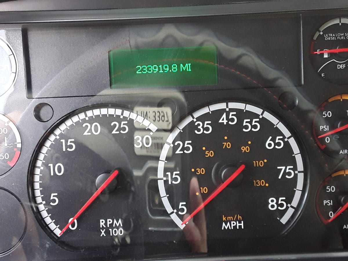 2017 Freightliner M2 106 in Montebello, CA — photo 11