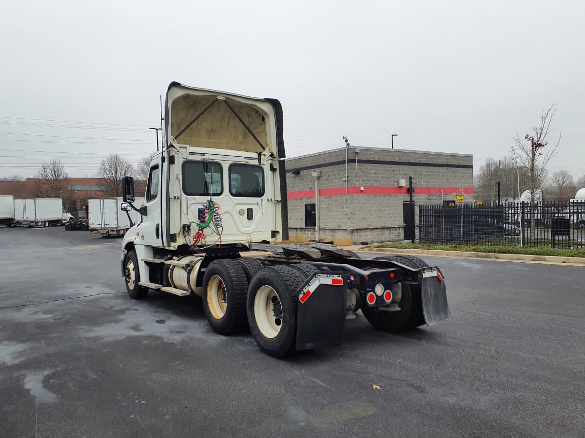 2017 Freightliner Cascadia in Atlanta, GA — photo 6
