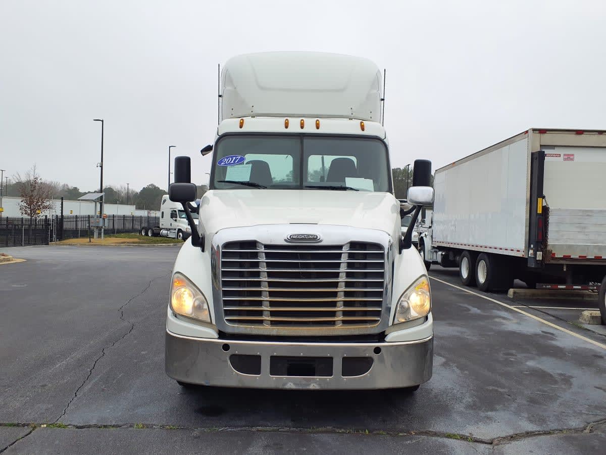 2017 Freightliner Cascadia in Atlanta, GA — photo 2