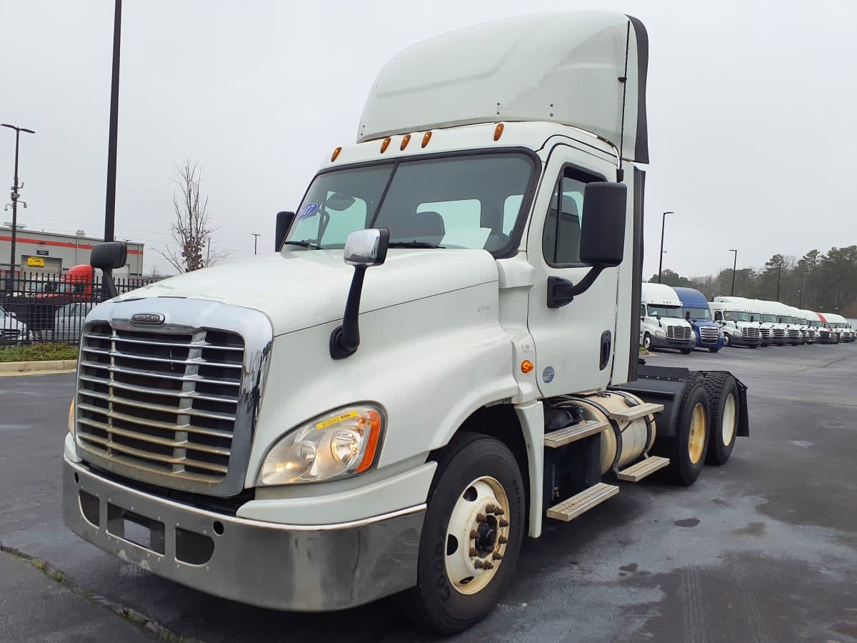 2017 Freightliner Cascadia in Atlanta, GA — photo 3