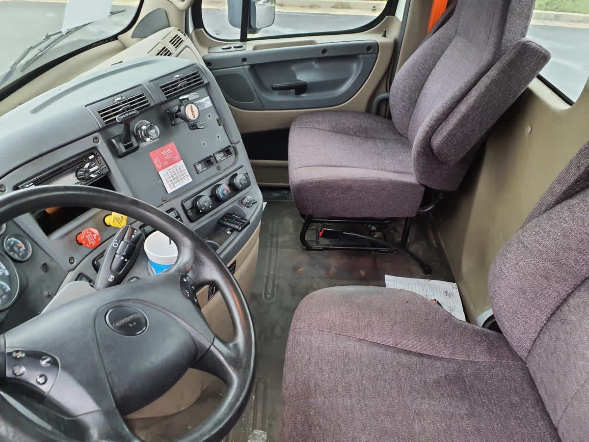 2017 Freightliner Cascadia in Atlanta, GA — photo 7