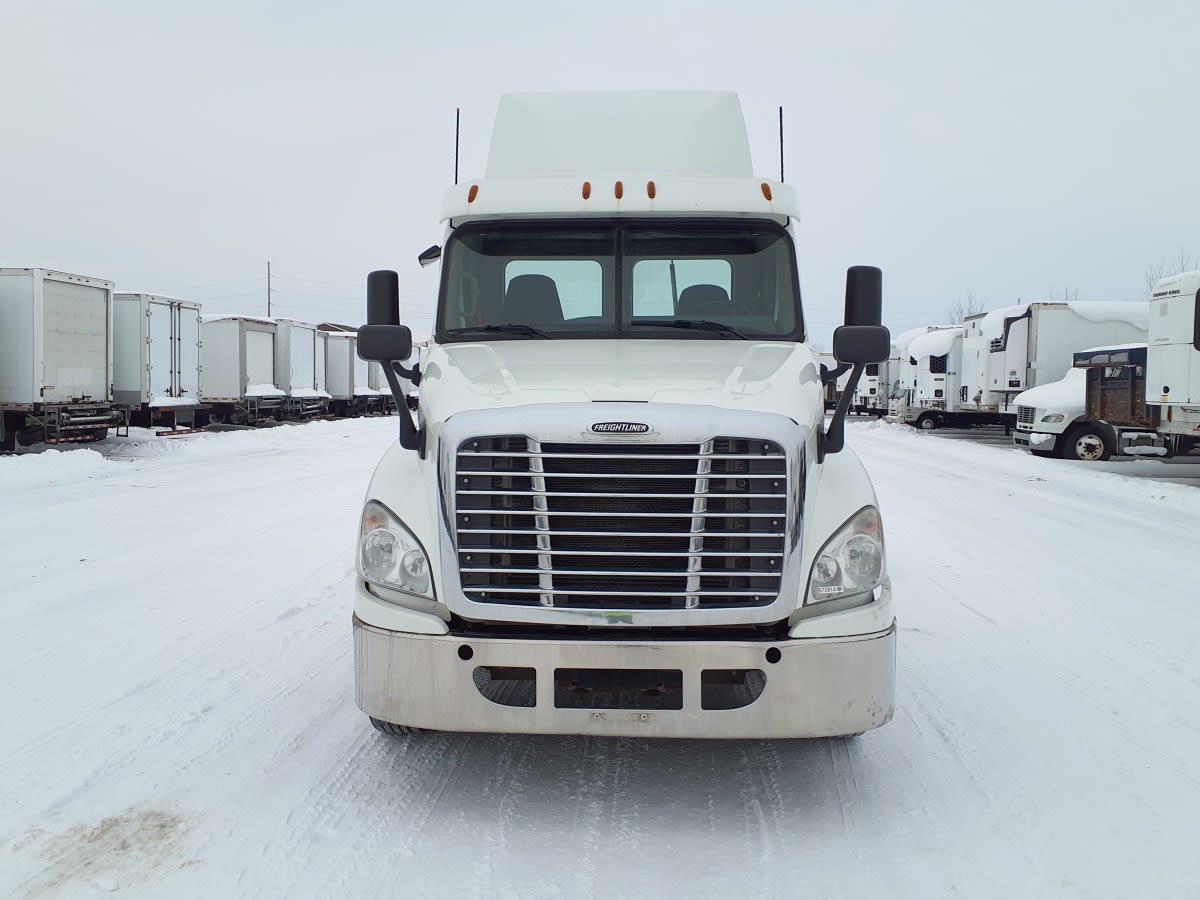 2017 Freightliner Cascadia in Wayland, MI — photo 2