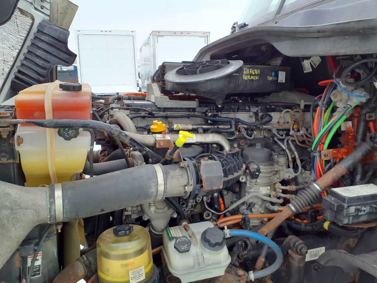 2017 Freightliner Cascadia in Wayland, MI — photo 8