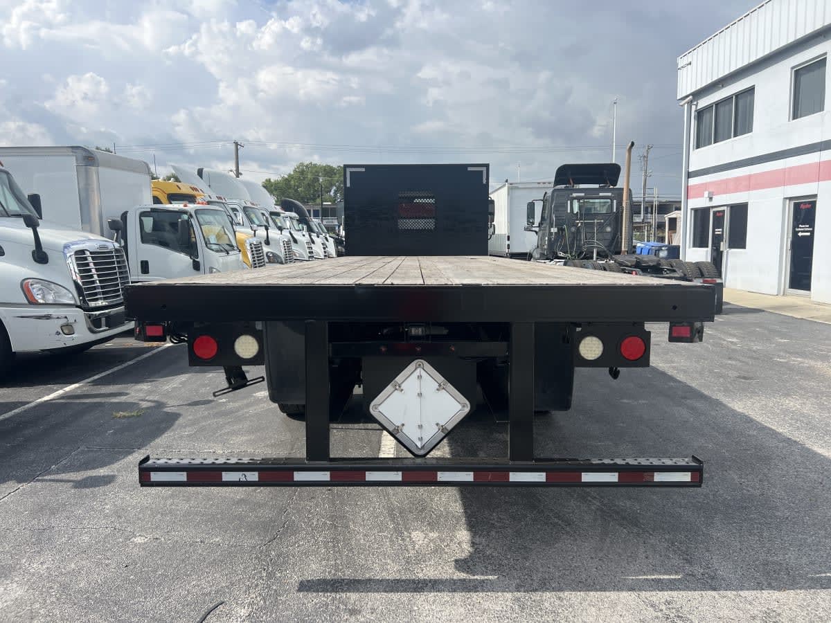 2017 Freightliner M2 106 in Tampa, FL — photo 5