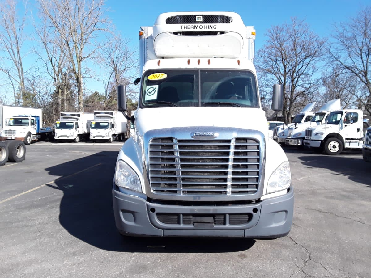 2017 Freightliner Cascadia in Hilliard, OH — photo 2