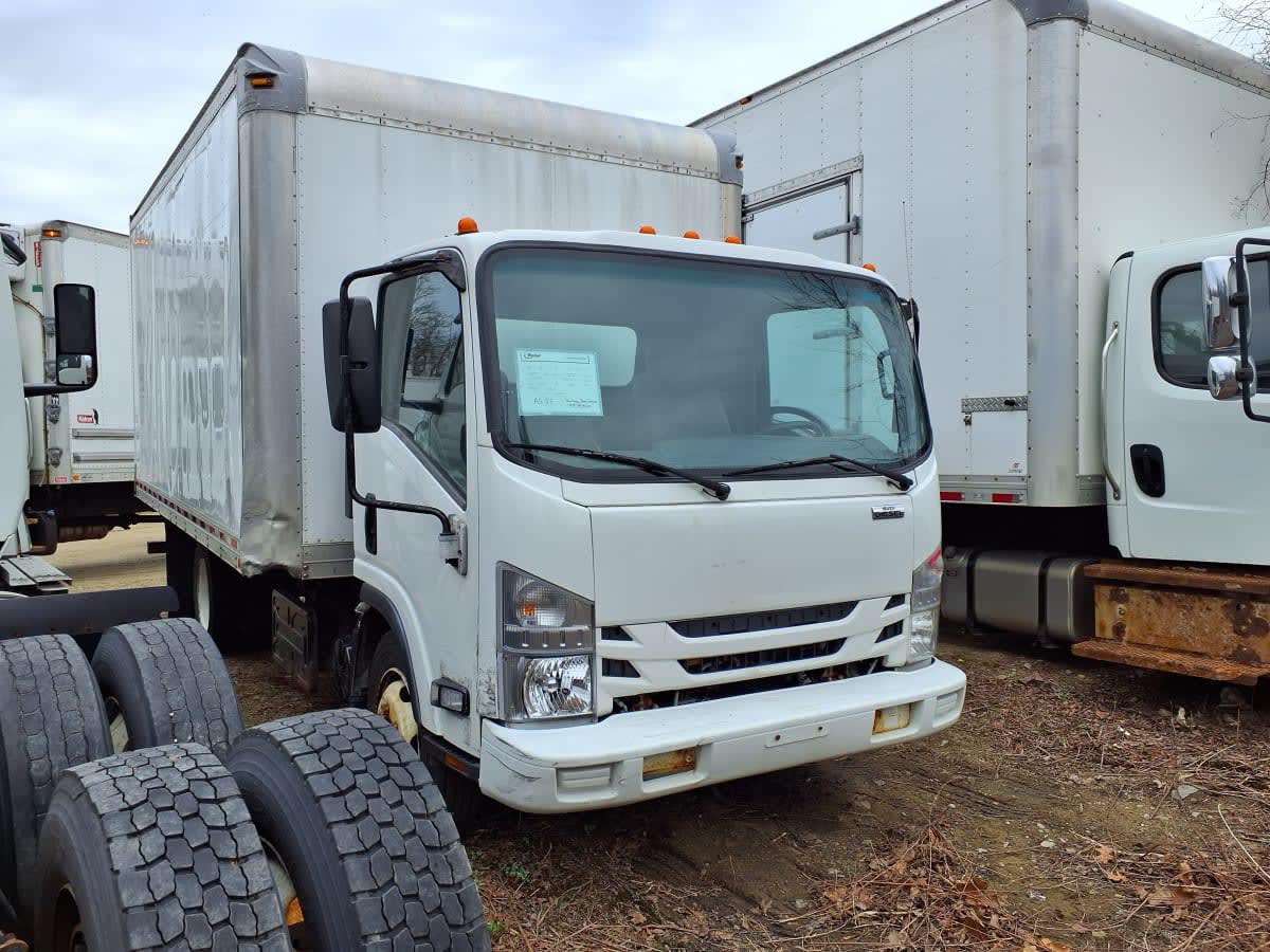 2017 Isuzu NRR in Salisbury, MA — photo 3