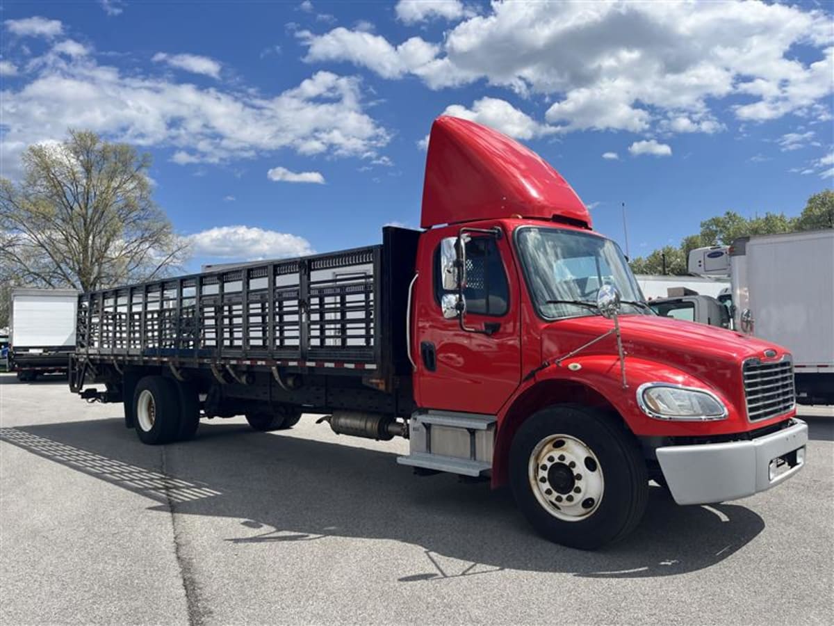 2017 Freightliner M2 106 in Beltsville, MD — photo 3