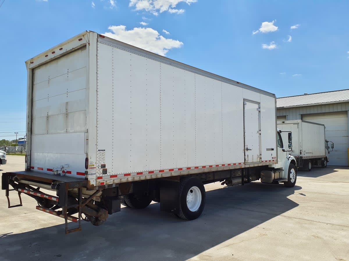 2017 Freightliner M2 106 in Indianapolis, IN — photo 4