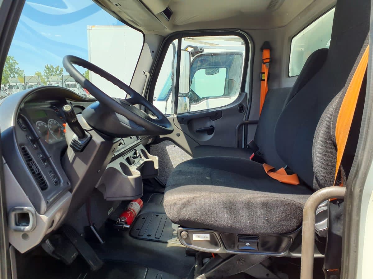 2017 Freightliner M2 106 in Indianapolis, IN — photo 7
