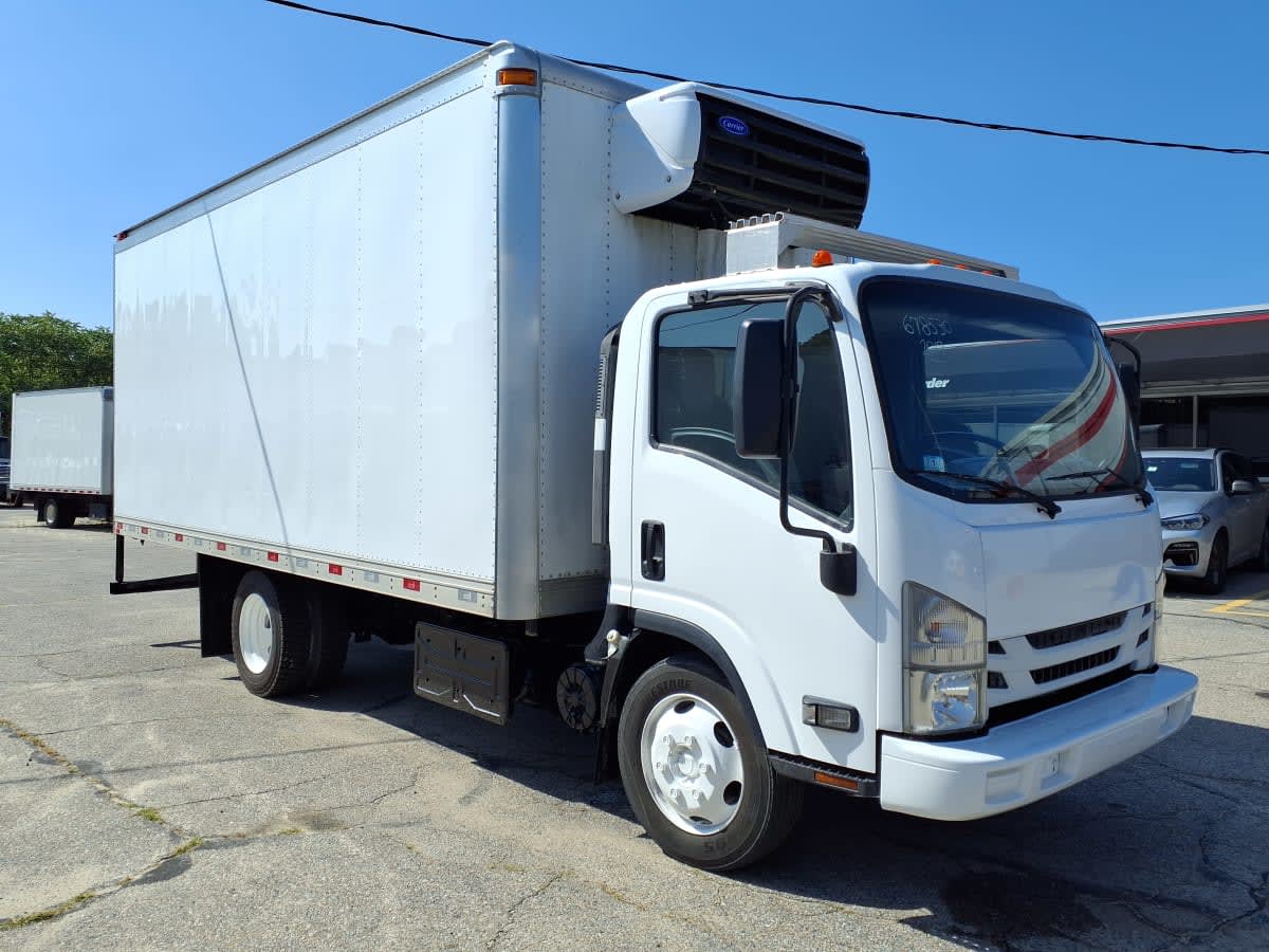 2017 Isuzu NRR in Warwick, RI — photo 3
