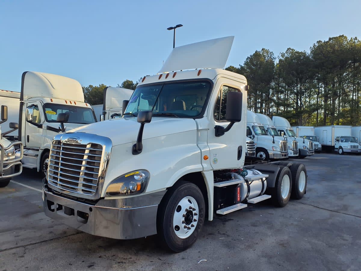 2017 Freightliner Cascadia in Atlanta, GA — photo 3