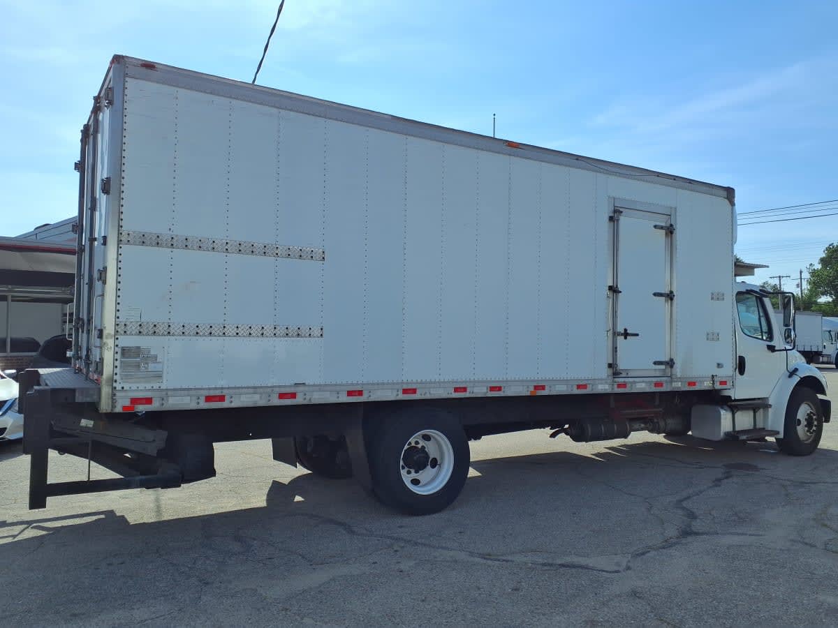 2017 Freightliner M2 106 in Warwick, RI — photo 4