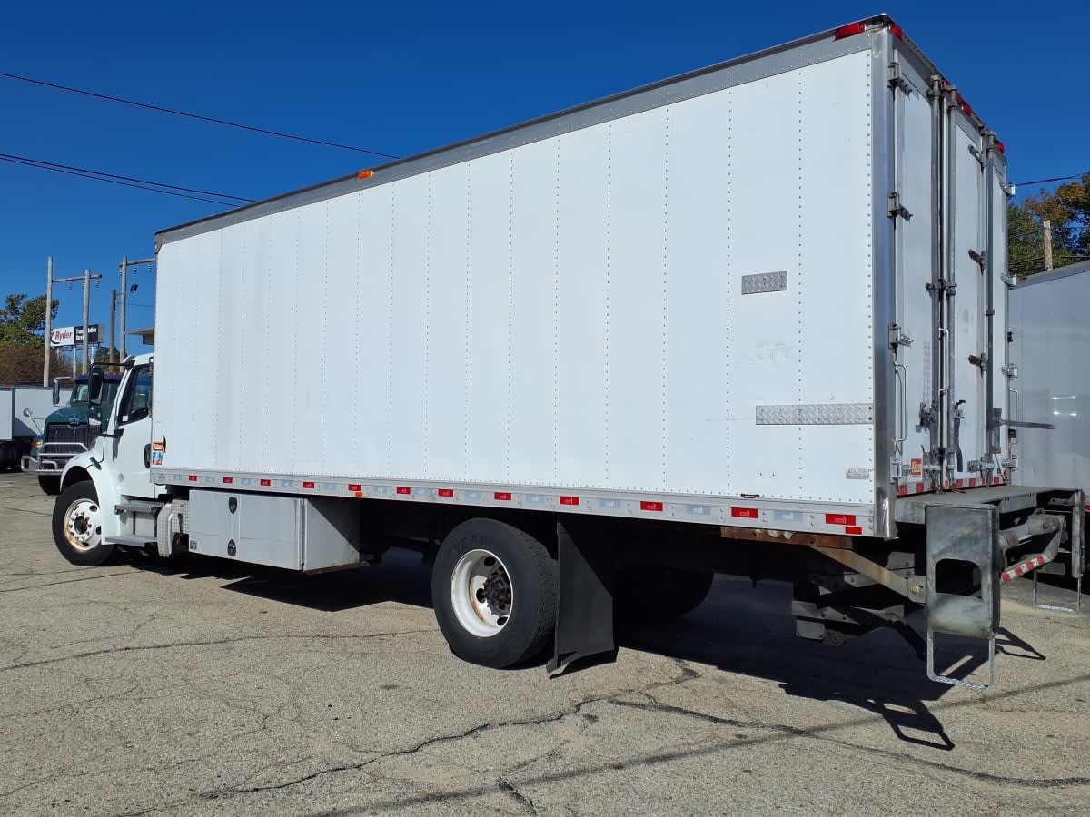 2017 Freightliner M2 106 in Warwick, RI — photo 6