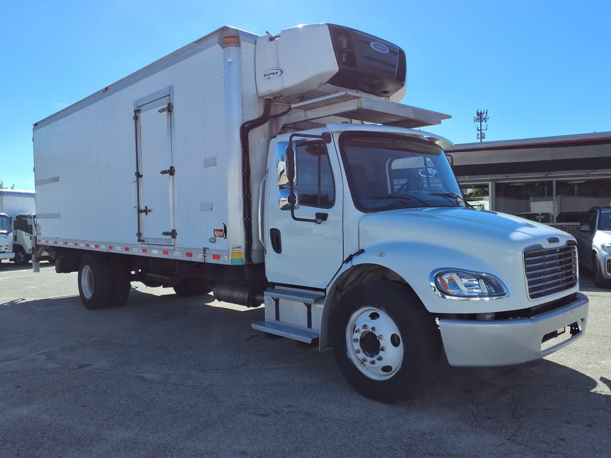 2017 Freightliner M2 106 in Warwick, RI — photo 3
