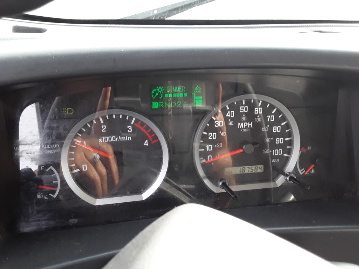2017 Isuzu NQR in Allentown, PA — photo 12