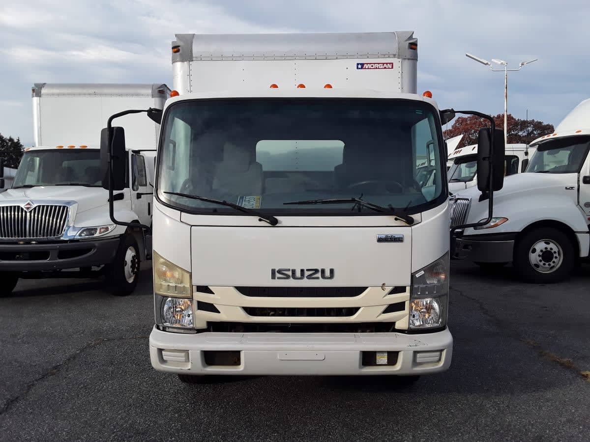 2017 Isuzu NQR in Allentown, PA — photo 2