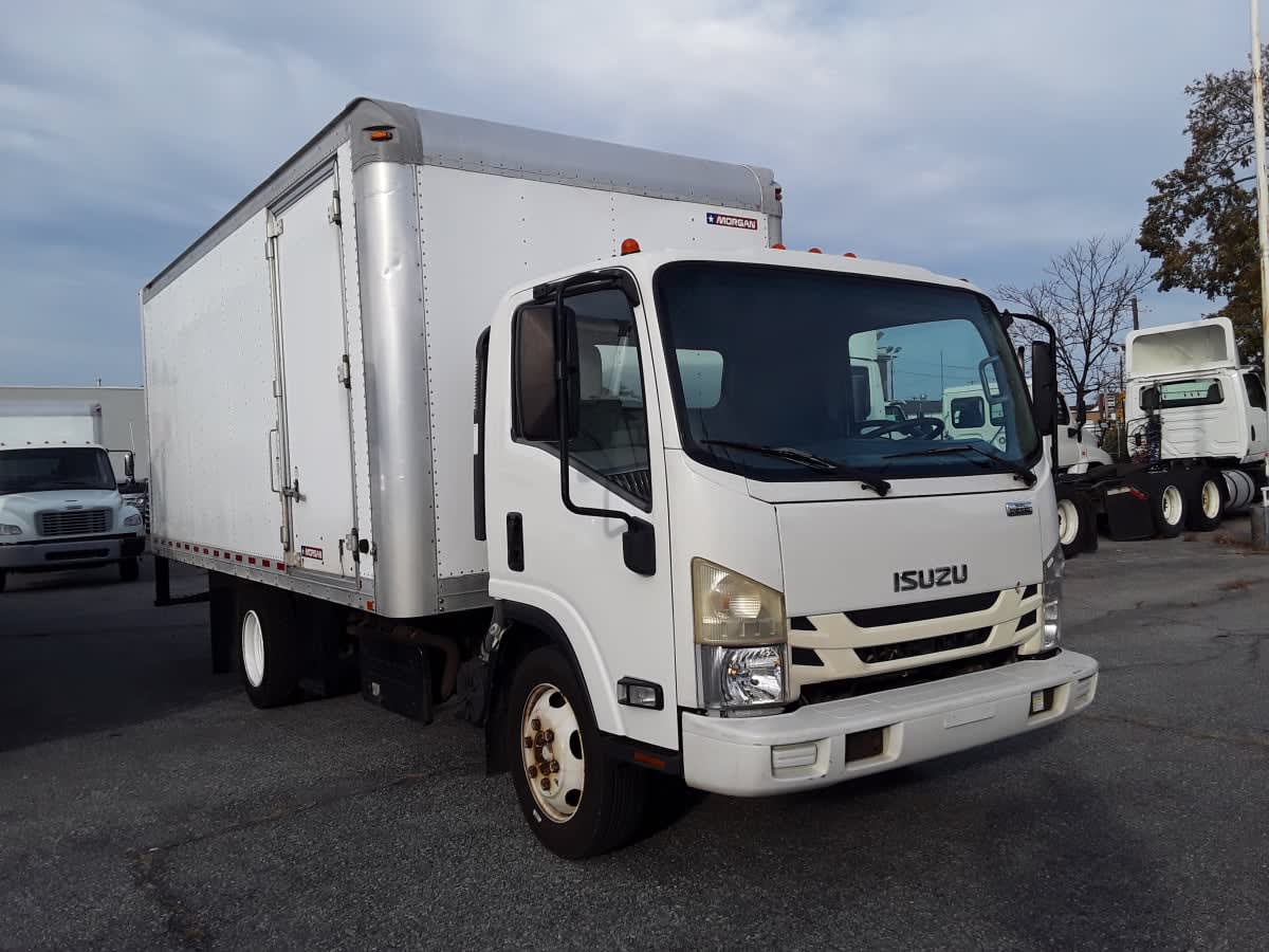 2017 Isuzu NQR in Allentown, PA — photo 3
