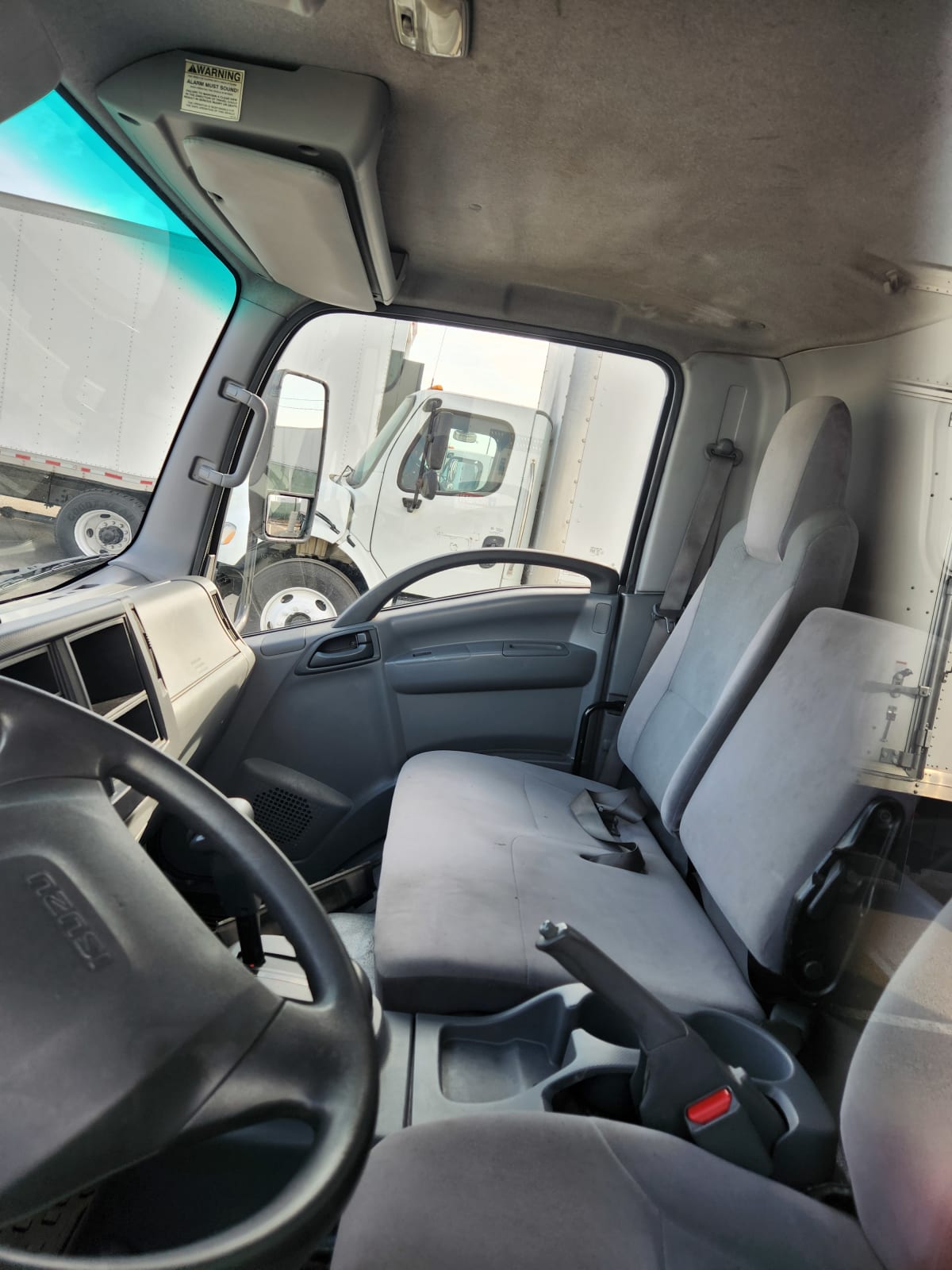 2017 Isuzu NRR in San Diego, CA — photo 8