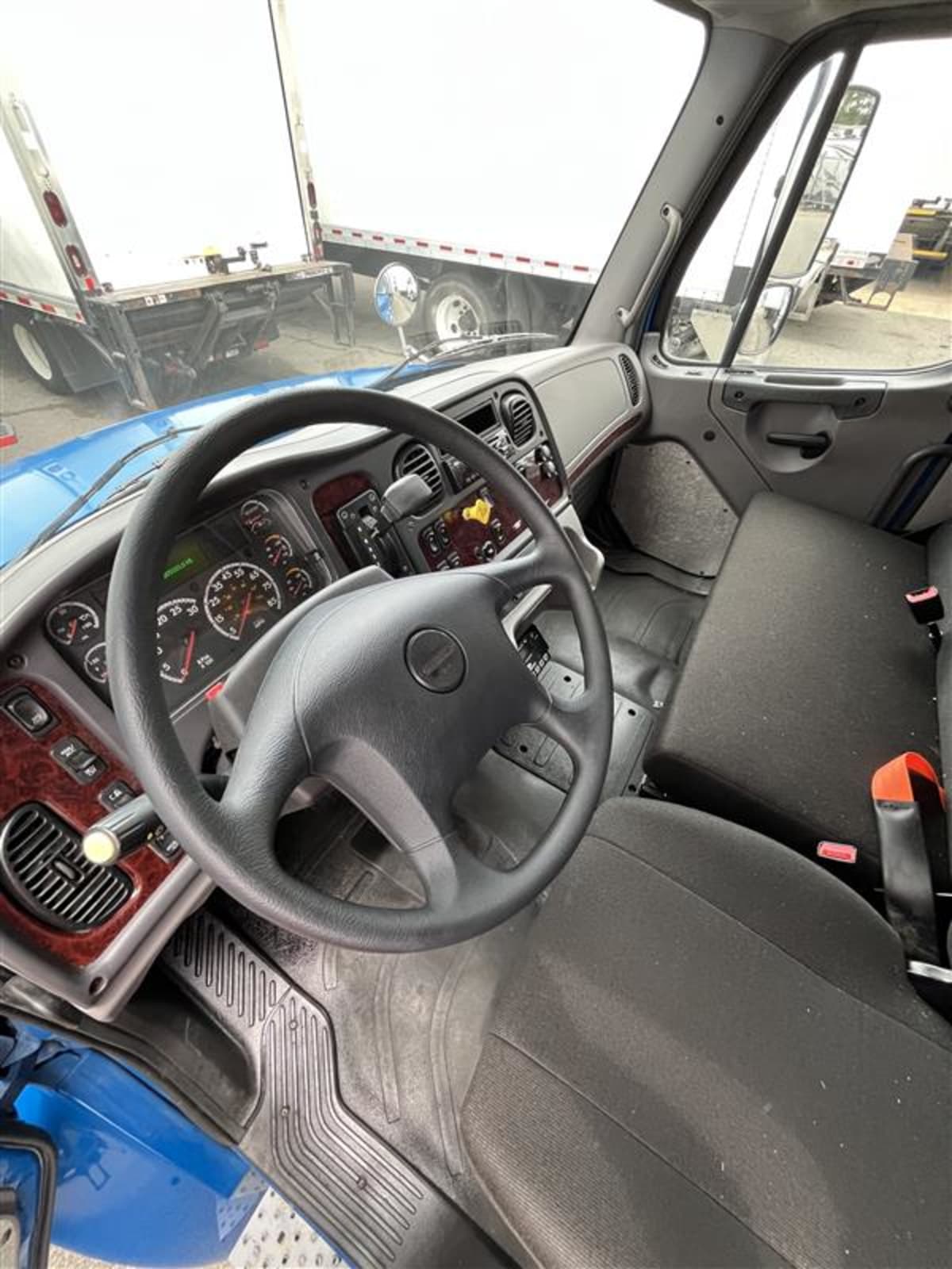 2018 Freightliner M2 106 in Ashland, VA — photo 8