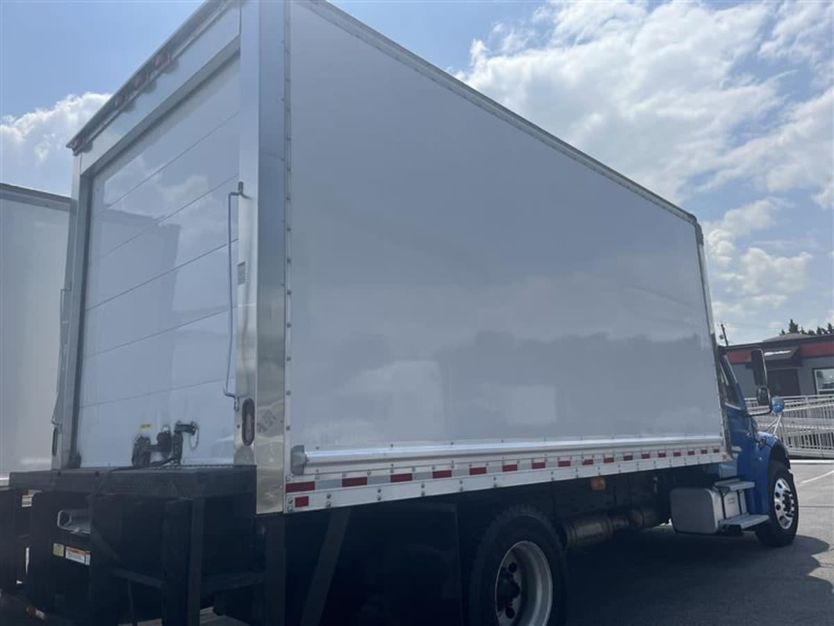 2018 Freightliner M2 106 in Beltsville, MD — photo 4